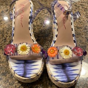 BRAND NEW Betsey Johnson Size 7